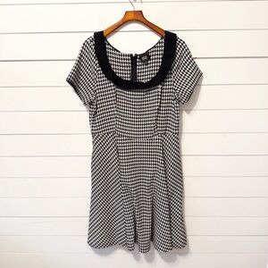Unique Vintage | Black and White Houndstooth Midi Dress Retro Size 2X/18